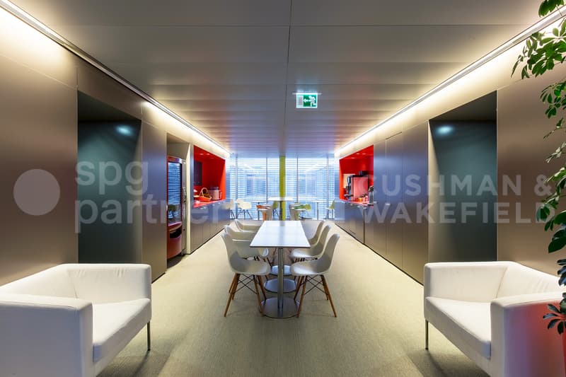 A-One Business Center Bureaux Plug & Play avec vue sur le Lac (4)