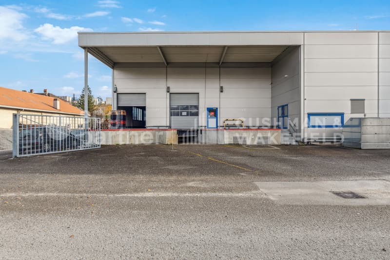 Locaux industriels avec sous-sol et équipements techniques complets - Collège 43 (2)
