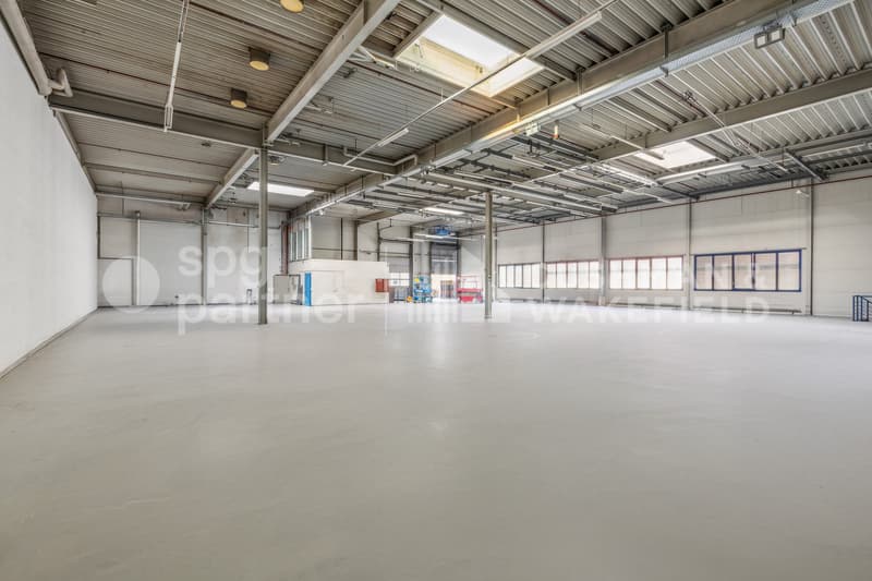 Locaux industriels avec sous-sol et équipements techniques complets - Collège 43 (10)