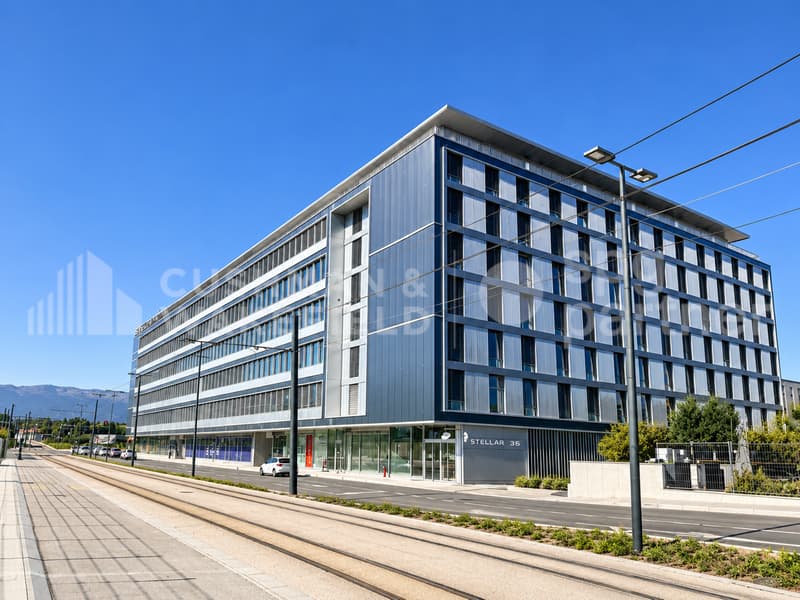 Surface industrielle semi-aménagée de 1'700 m² à louer près de Genève - Stellar (1)