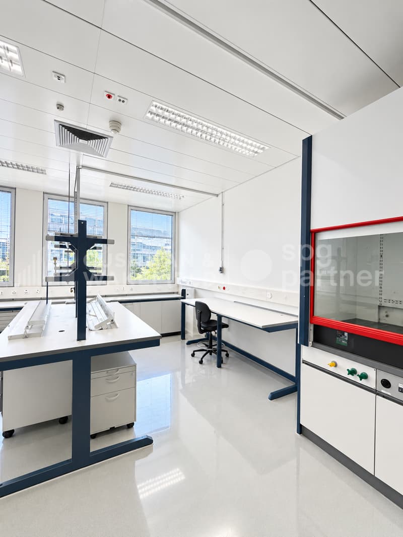 Bureaux et Laboratoires Biotech équipés - CTN 14 (4)