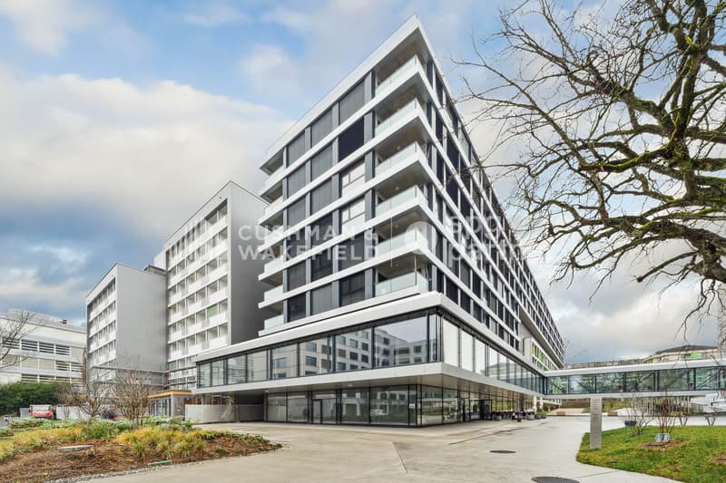 Trembley 12, plateau administratif de 700 m² aménagé au c?ur d'un parc de 5 hectares (1)