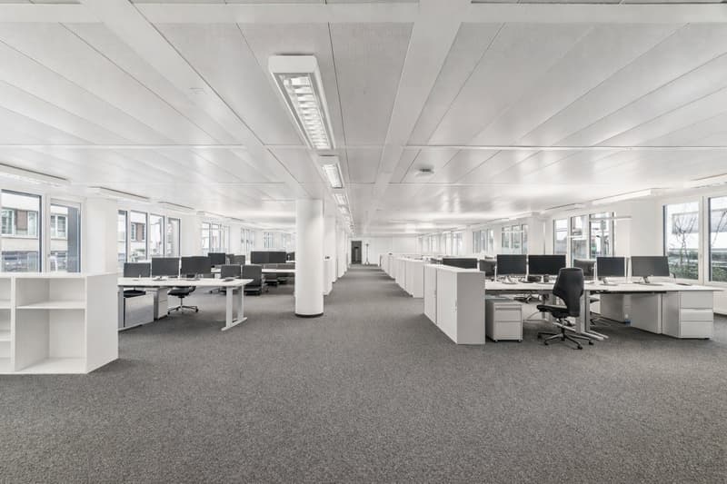 420 m² office space near the lake! (2)