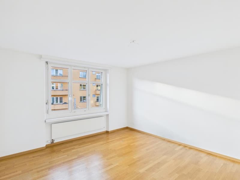 Appartement rénové sur la place animée de Schaffhauserplatz (7)