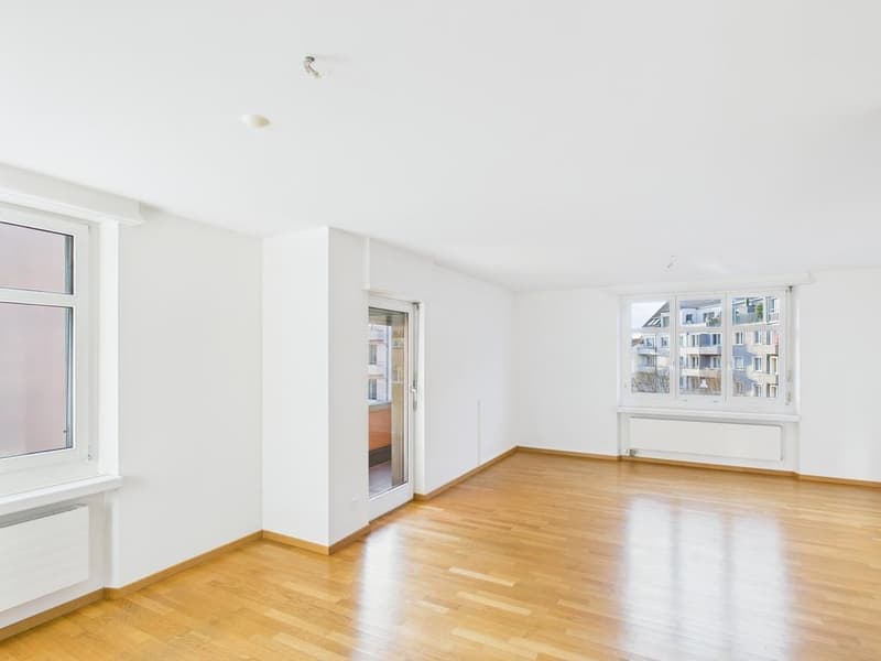 Appartement rénové sur la place animée de Schaffhauserplatz (5)