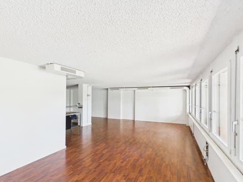 Spazio funzionale per ufficio/studio/studio con posto a sedere in giardino nel distretto 6 (2)