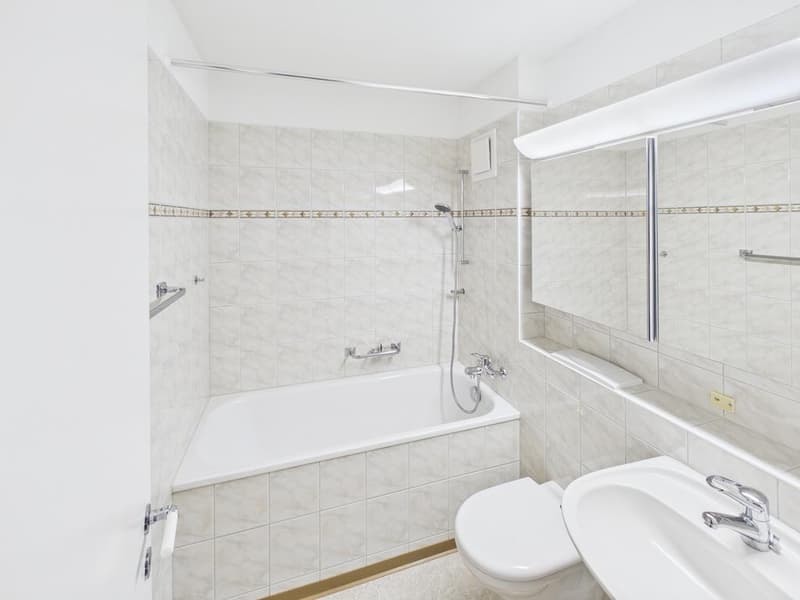 Charmant appartement 2 pièces avec balcon à Zürich-Witikon (5)