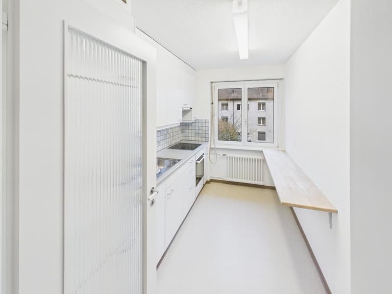 Charmant appartement 2 pièces avec balcon à Zürich-Witikon (9)