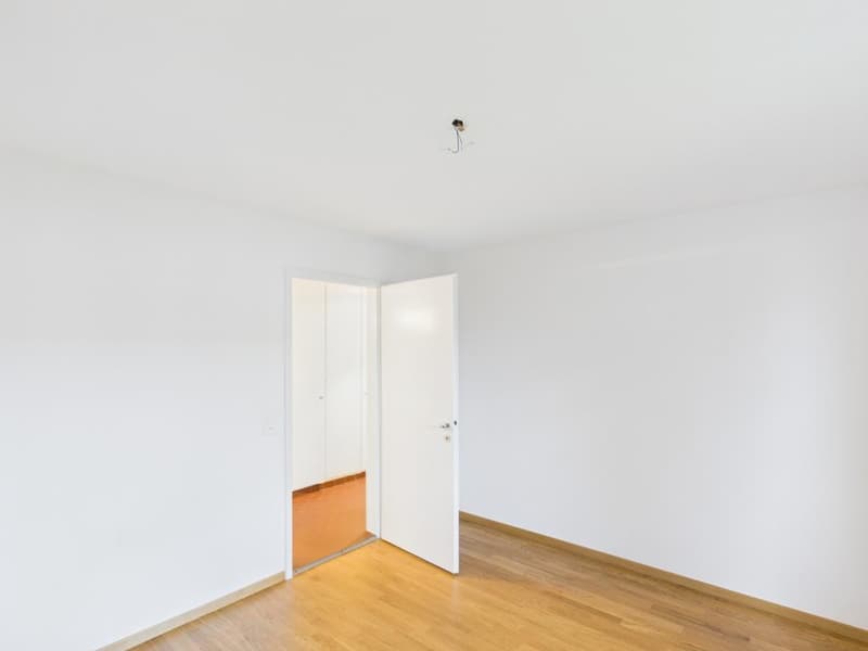 Charmant appartement 2 pièces avec balcon à Zürich-Witikon (7)