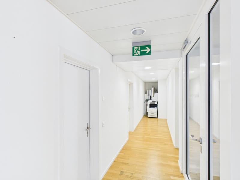 Spazio ufficio centrale in posizione ideale, a pochi passi dalla stazione principale (6)