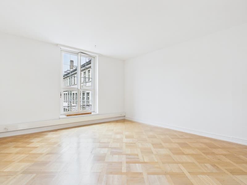 Representative old building area in top location at Stampfenbachplatz (5)