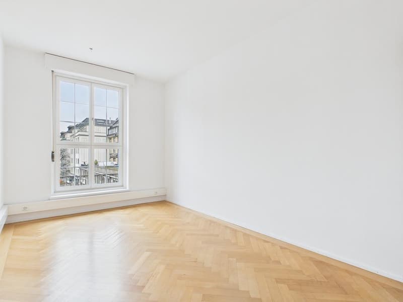 Representative old building area in top location at Stampfenbachplatz (3)
