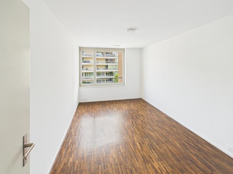 Appartement 3.5 pièces avec salle de bain neuve et balcon à Glattpark (5)
