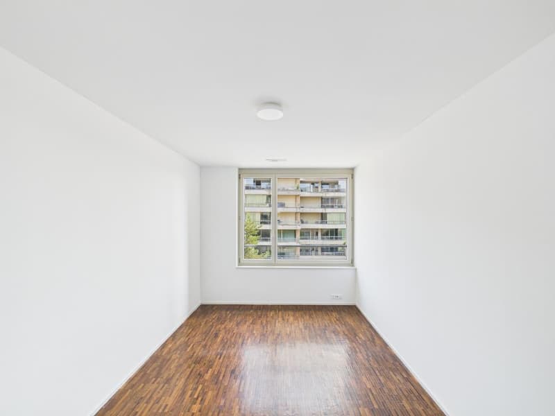 Appartement 3.5 pièces avec salle de bain neuve et balcon à Glattpark (3)