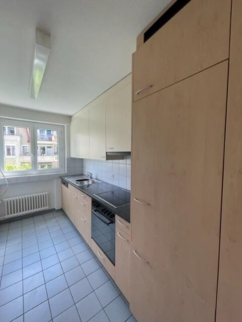 Grosszügige Wohnung an ruhiger Lage im Quartier Weinegg (4)