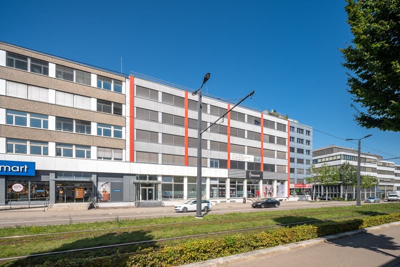 Spazio ufficio ampliato con vista panoramica (14)