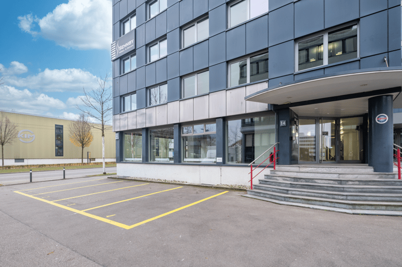 Bezugsbereites Büro für 8–14 Mitarbeitende – 10 Min. zu Stettbach (17)