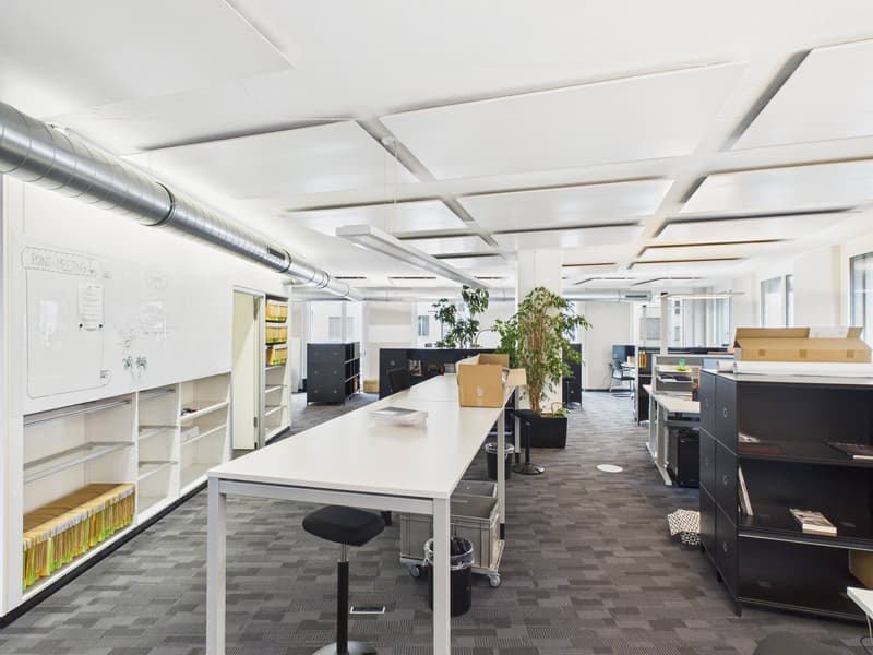 Stylish office space in a modern business building in Zürich-Altstetten (5)
