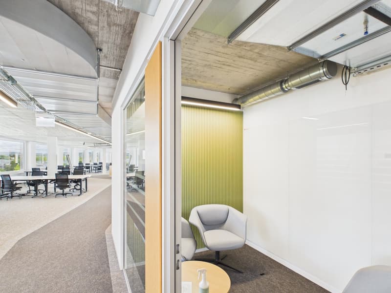 Arrive and get started — 1,190 m² fully developed top office available immediately (17)