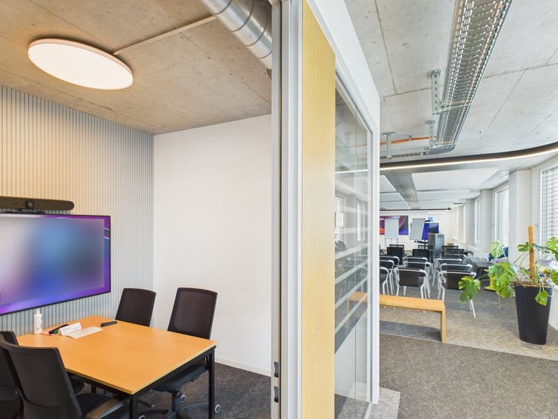 Arrive and get started — 1,190 m² fully developed top office available immediately (28)