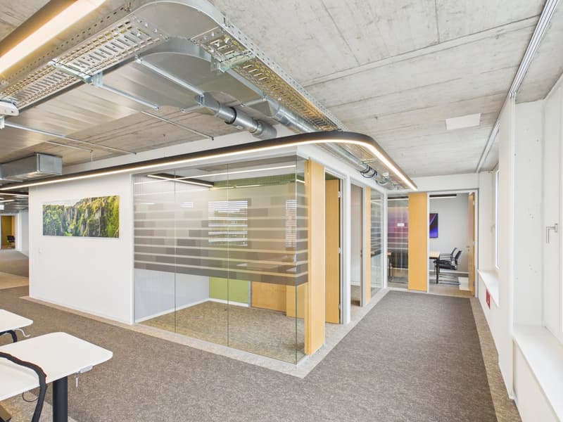 Arrive and get started — 1,190 m² fully developed top office available immediately (13)