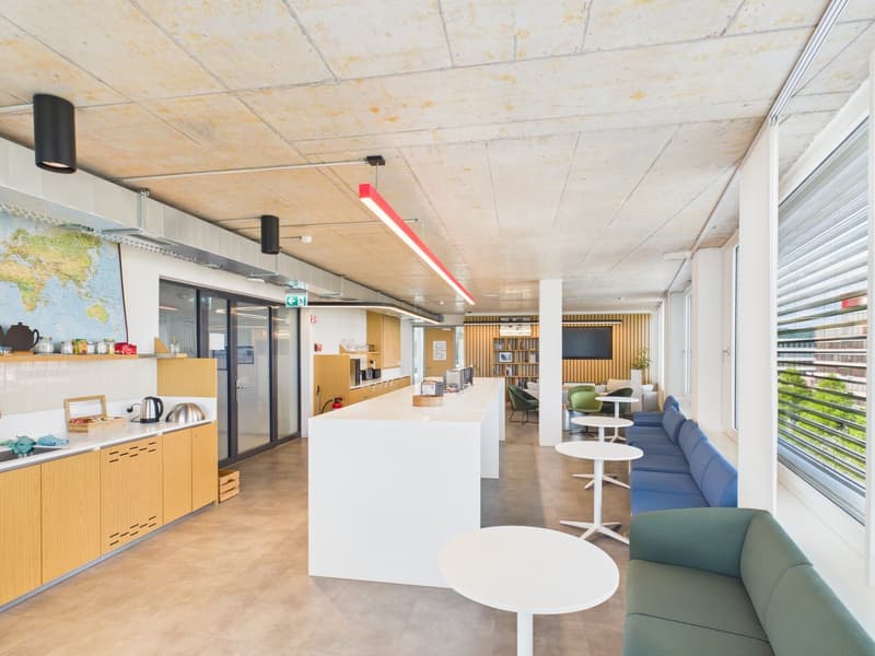 Arrive and get started — 1,190 m² fully developed top office available immediately (22)