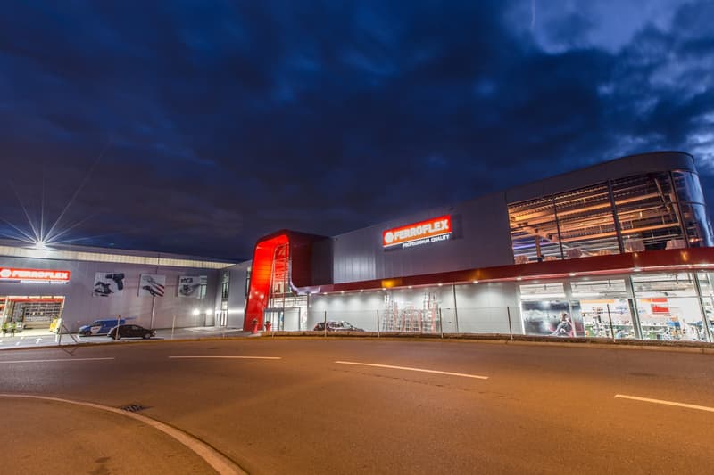 Modern versatile commercial spaces in Oberglatt (2)