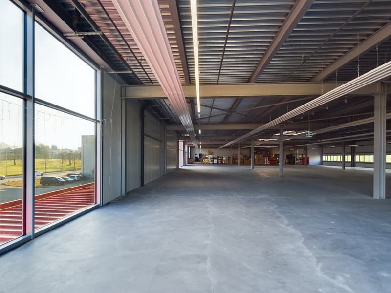 Modern versatile commercial spaces in Oberglatt (10)