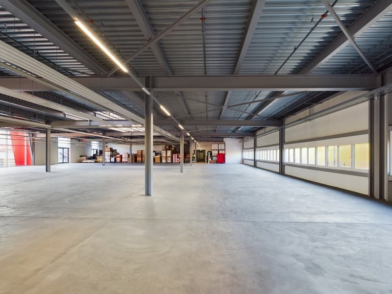 Modern versatile commercial spaces in Oberglatt (8)