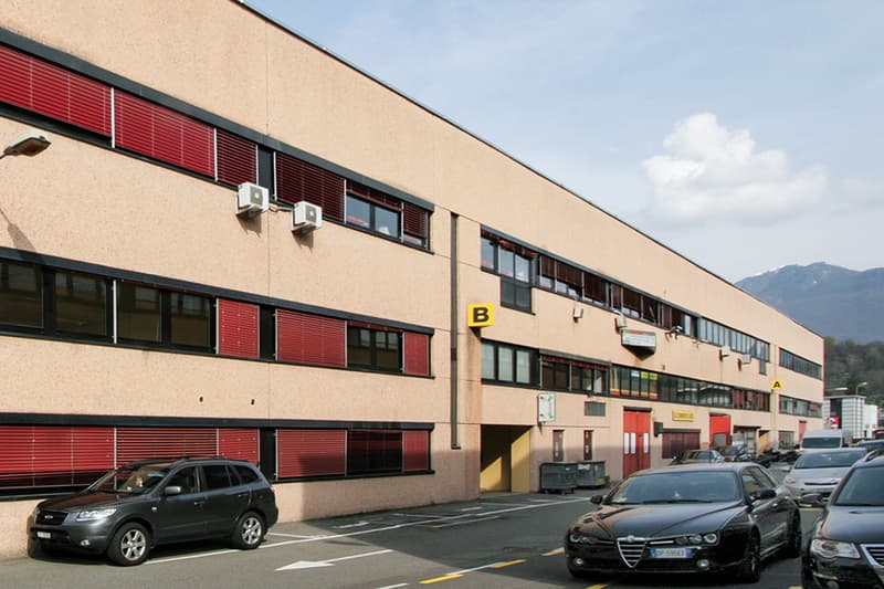 LUGANO NORD/LAMONE - AFFITTASI AMPIO E LUMINOSO UFFICIO (rif. 013) (5)