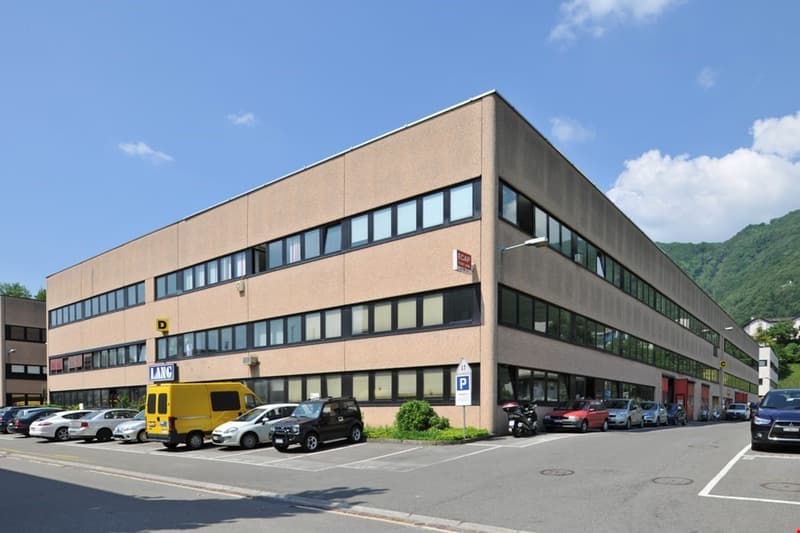 LUGANO NORD/LAMONE - AFFITTASI AMPIO E LUMINOSO UFFICIO (rif. 013) (6)