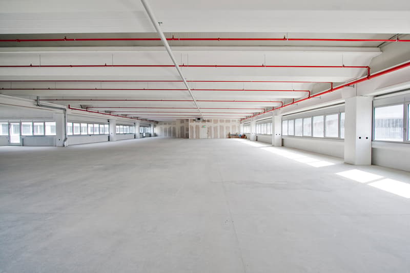 CADENAZZO - Großes Lager/Labor von 1'971 m² (Ref. 104) zur Miete (4)