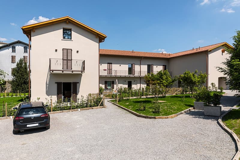 AFFITTASI LUMINOSO APPARTAMENTO DA 2.5 LOCALI IMMERSO NEL VERDE (1)