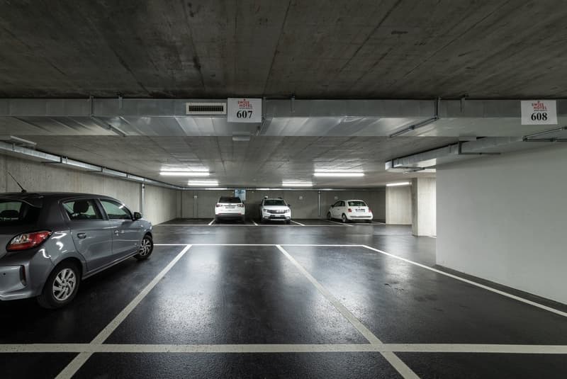 LUGANO, CORSO ELVEZIA 35 - INNENPARKPLÄTZE ZU VERMIETEN (3)