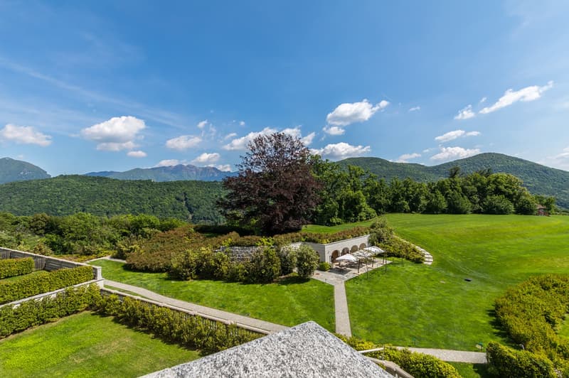 COLLINA D'ORO-AGRA - Lussuoso appartamento di 276 mq con ampia loggia e vista lago (Rif. 303) (14)