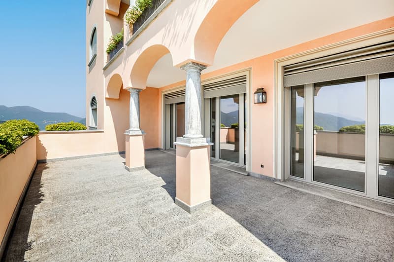 COLLINA D'ORO-AGRA - Lussuoso appartamento di 276 mq con ampia loggia e vista lago (Rif. 303) (1)