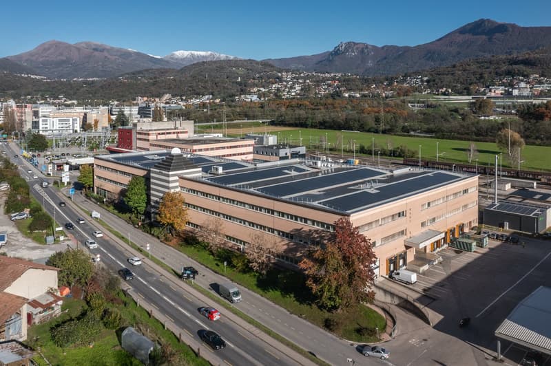 LUGANO NORD - AFFITTASI AMPIO MAGAZZINO DI 1115MQ (1)