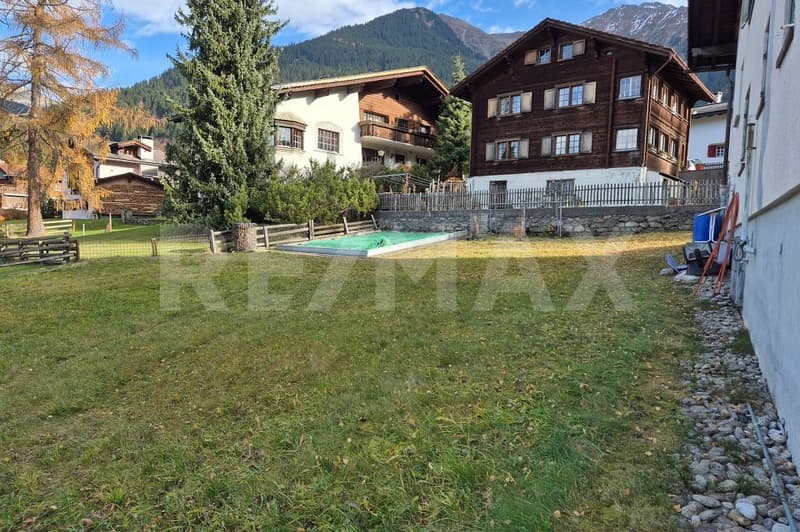 Casa multifamiliare con terreno circostante (5)