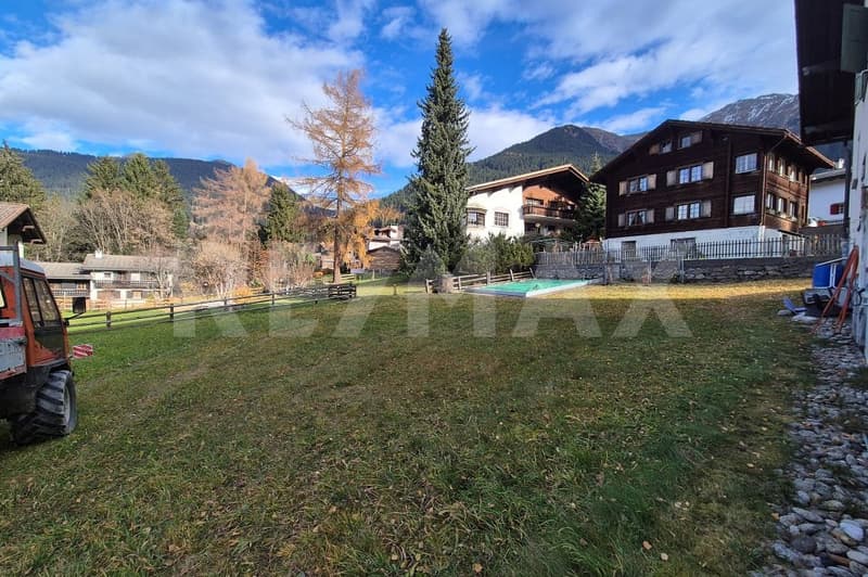 Casa multifamiliare con terreno circostante (7)