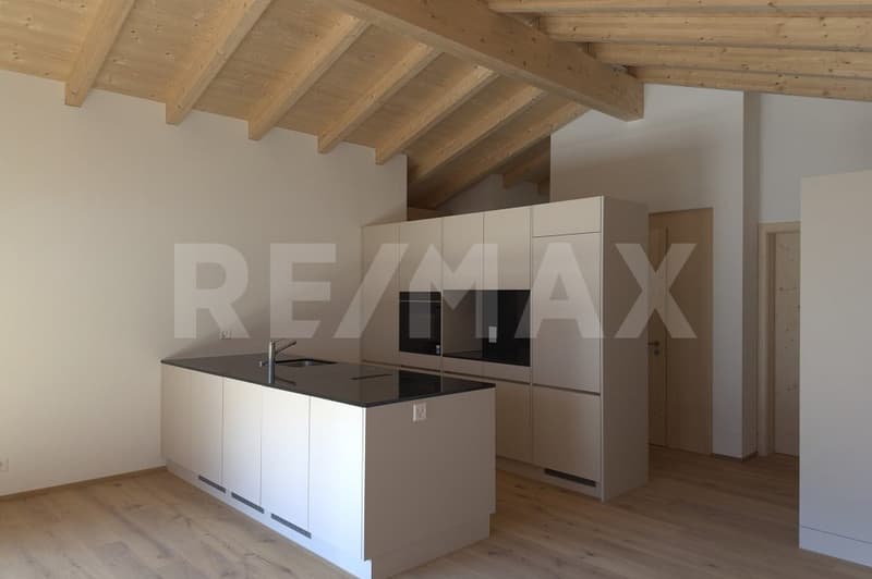 Haut confort de vie grâce à un bâtiment neuf économe en énergie : appartement de 4½ pièces en mansarde B9 au dernier étage (8)