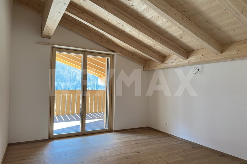 Haut confort de vie grâce à un bâtiment neuf économe en énergie : appartement de 4½ pièces en mansarde B9 au dernier étage (11)