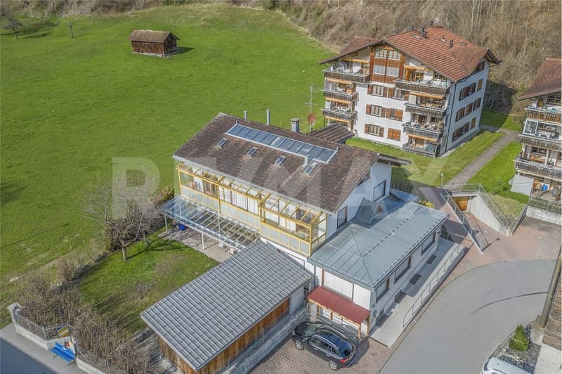 Large single-family house with separate office area (3)