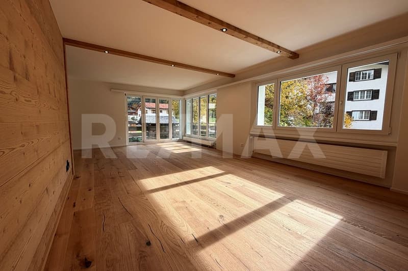 3.5-Zimmer-Wohnung in Klosters hochwertig saniert mit Chalet-Charme (2)