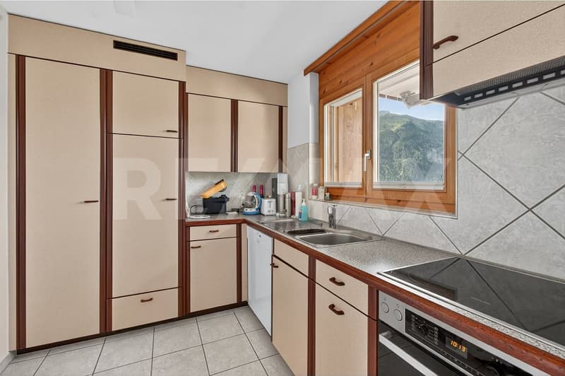 Appartamento di 3½ locali con bella vista sulle montagne, soleggiato e in posizione tranquilla a St. Peter / Arosa (4)