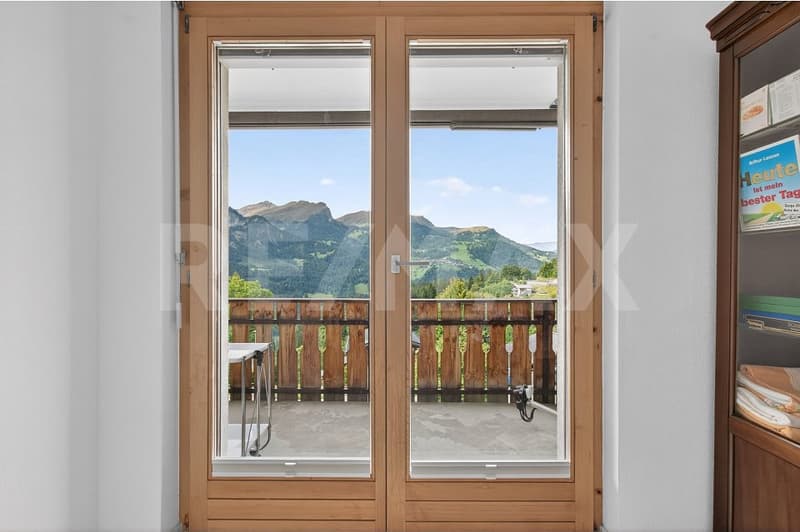 Appartamento di 3½ locali con bella vista sulle montagne, soleggiato e in posizione tranquilla a St. Peter / Arosa (5)
