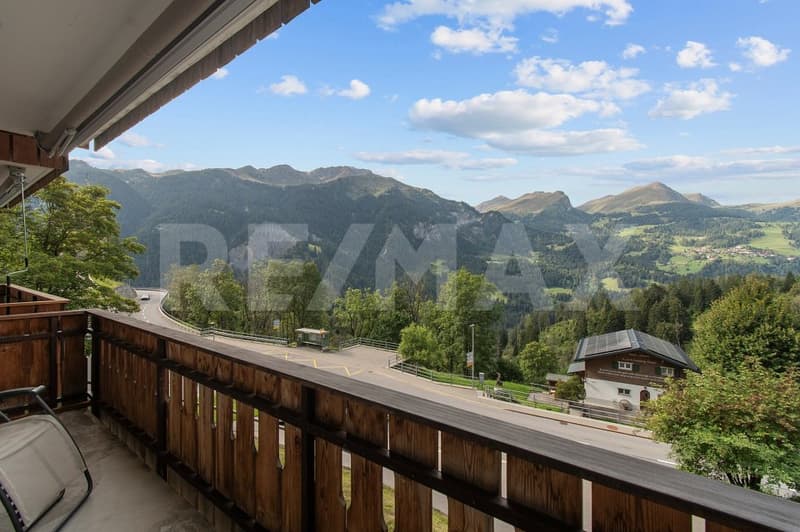 Appartamento di 3½ locali con bella vista sulle montagne, soleggiato e in posizione tranquilla a St. Peter / Arosa (2)