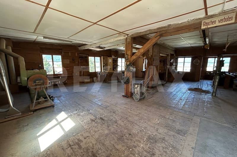 Unique opportunity in Mastrils - Spacious 1781m² plot with versatile potential (12)