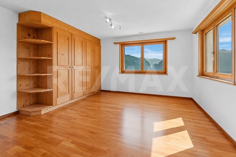 Spacious 6½-room maisonette apartment with garden and beautiful views (4)