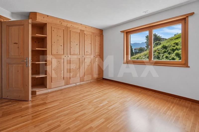 Spacious 6½-room maisonette apartment with garden and beautiful views (7)