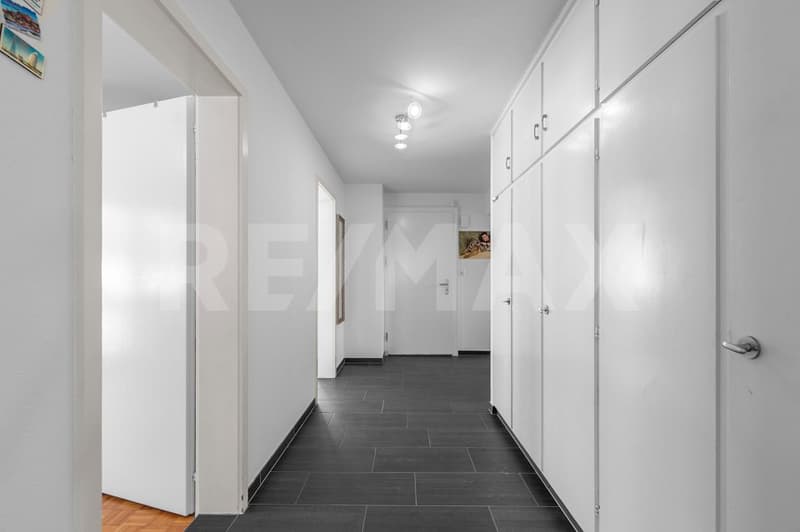 Comfortable living with a view - 4 ½ room attic apartment in a well-maintained three-family house (10)